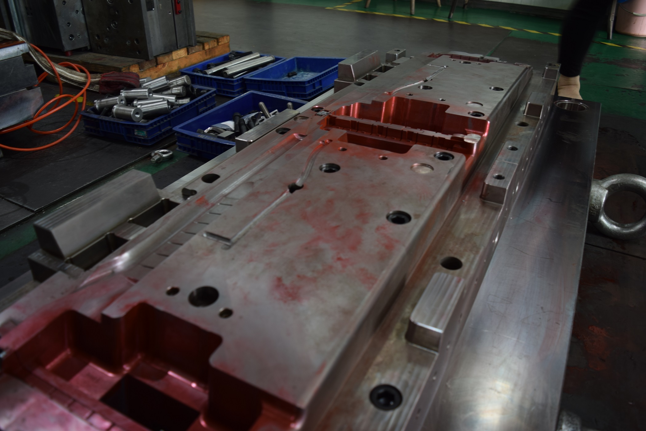 Large injection molding part